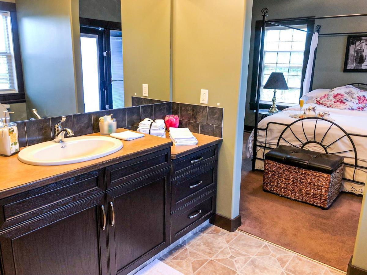 Wolf Creek Bed And Breakfast Ponoka Экстерьер фото