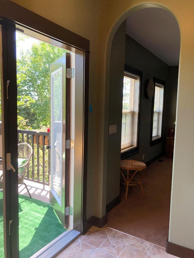 Wolf Creek Bed And Breakfast Ponoka Экстерьер фото