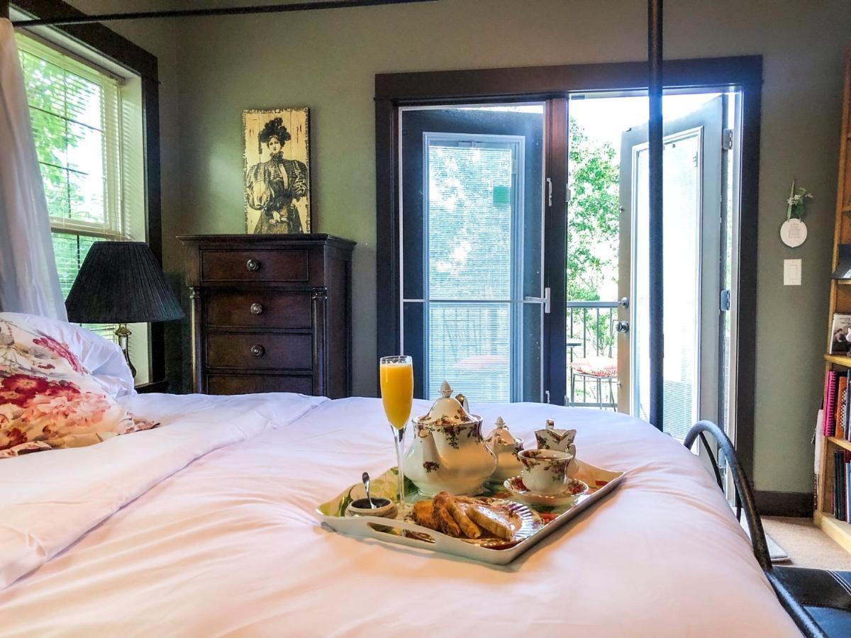 Wolf Creek Bed And Breakfast Ponoka Экстерьер фото