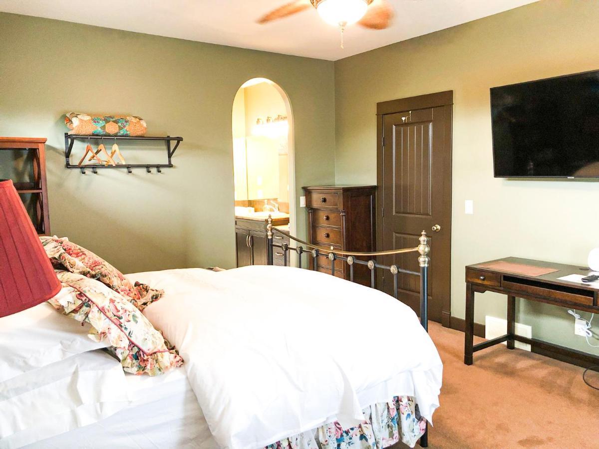 Wolf Creek Bed And Breakfast Ponoka Экстерьер фото